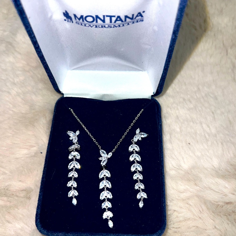 Montana silversmiths earring and necklace set